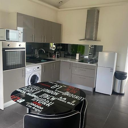Le Vandenhove Trevoux Luaran gambar