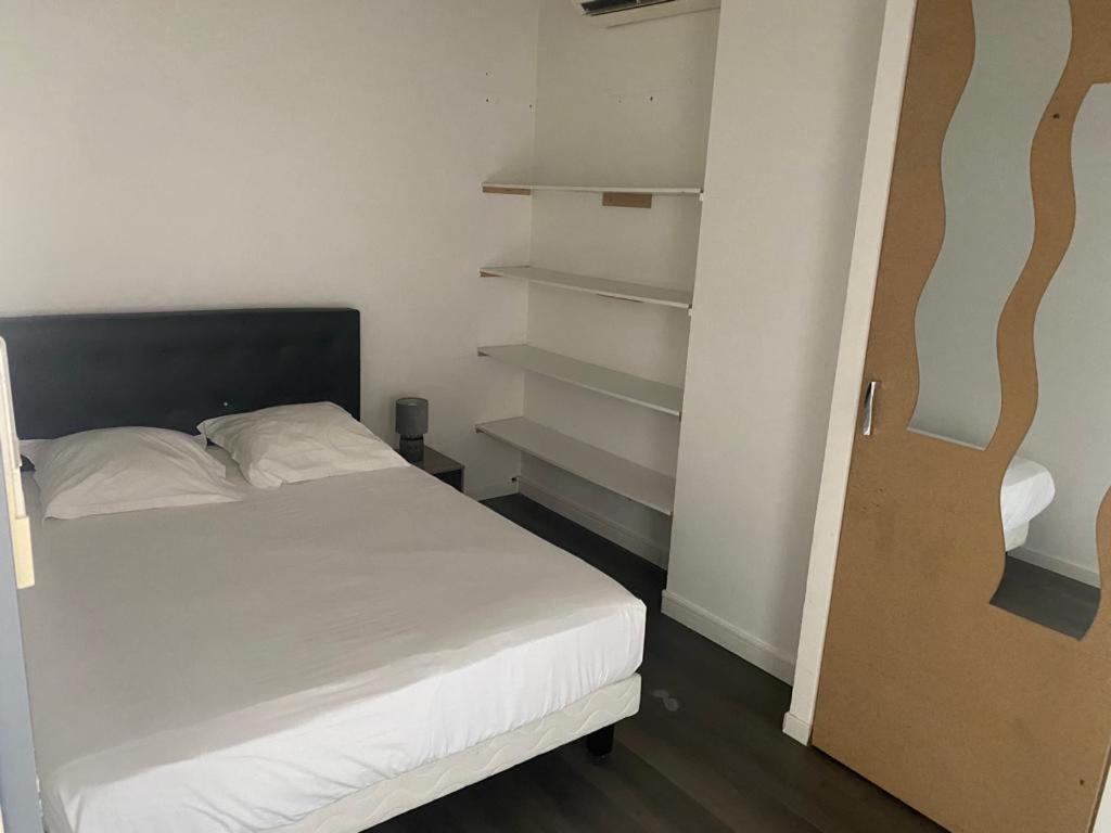 Le Vandenhove Trevoux Luaran gambar