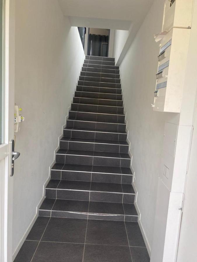 Le Vandenhove Trevoux Luaran gambar